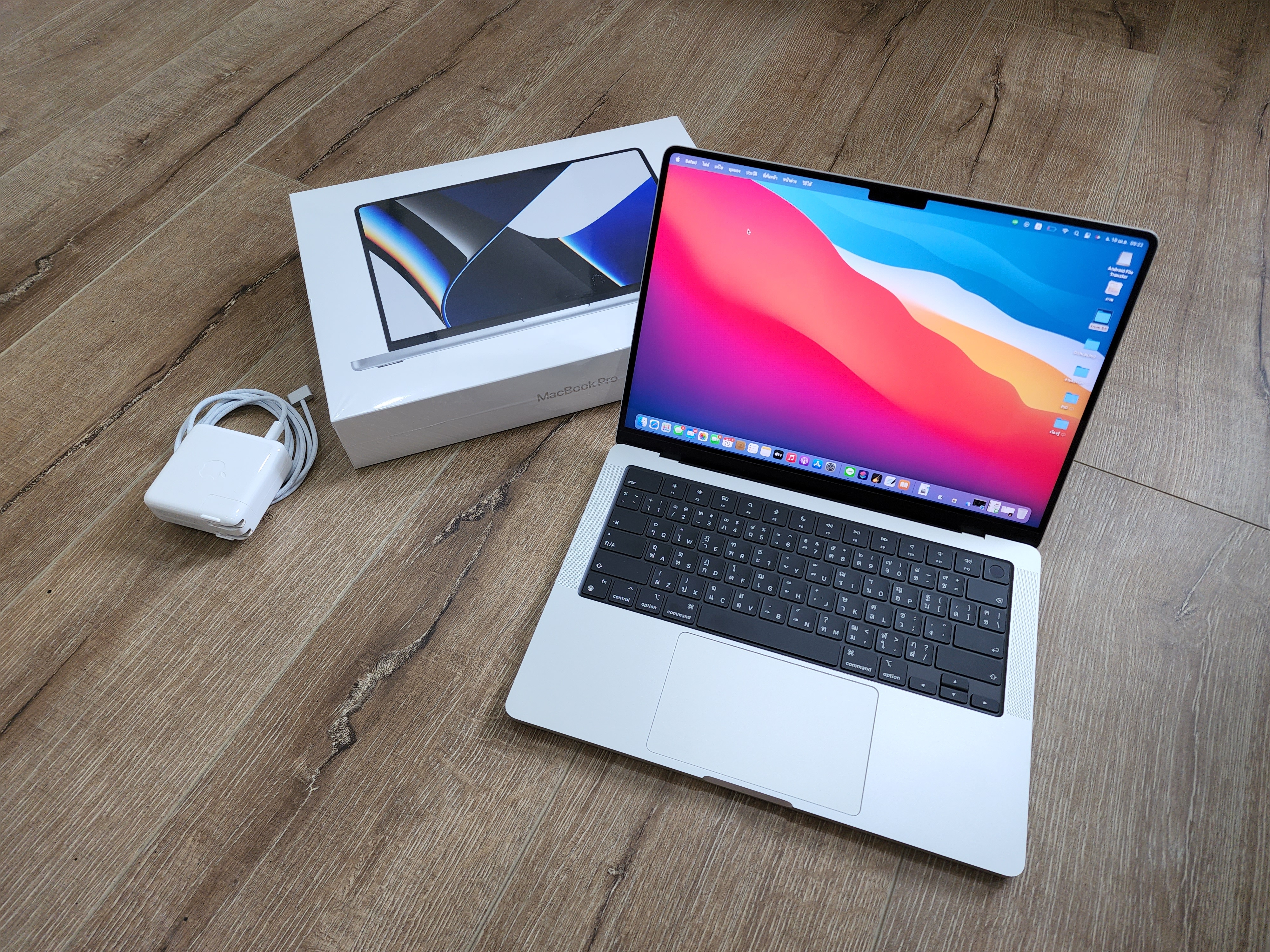 MacBook pro 14 นิ้ว M1 PRO 512GB สภาพใหม่แทบไม่เคยใช้เลย