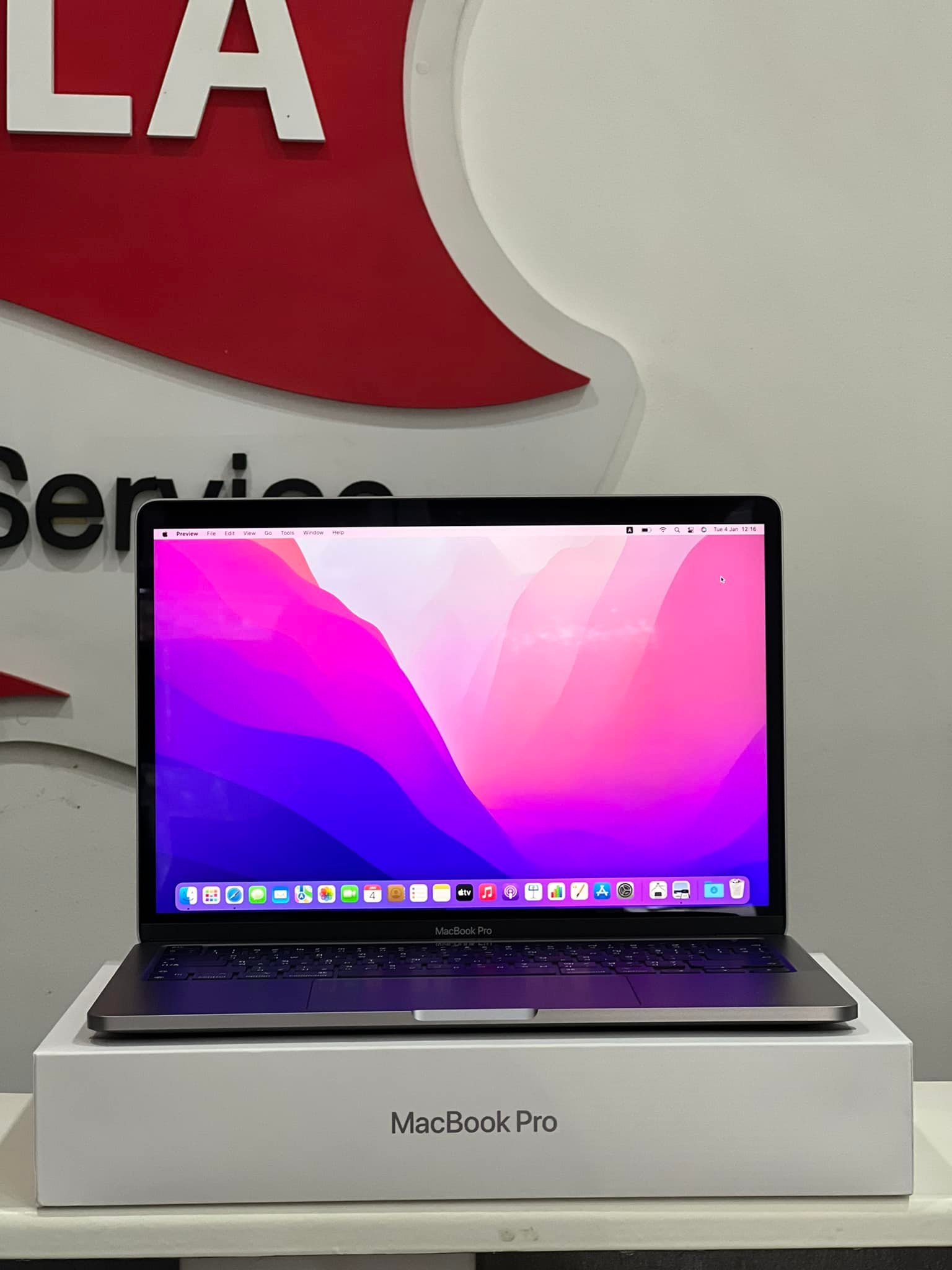 MacBook Pro M1 2020 สี Space Gray  เครื่องไม่เคยถูกใช้งานเลย สภาพดีทุกจุดครับ