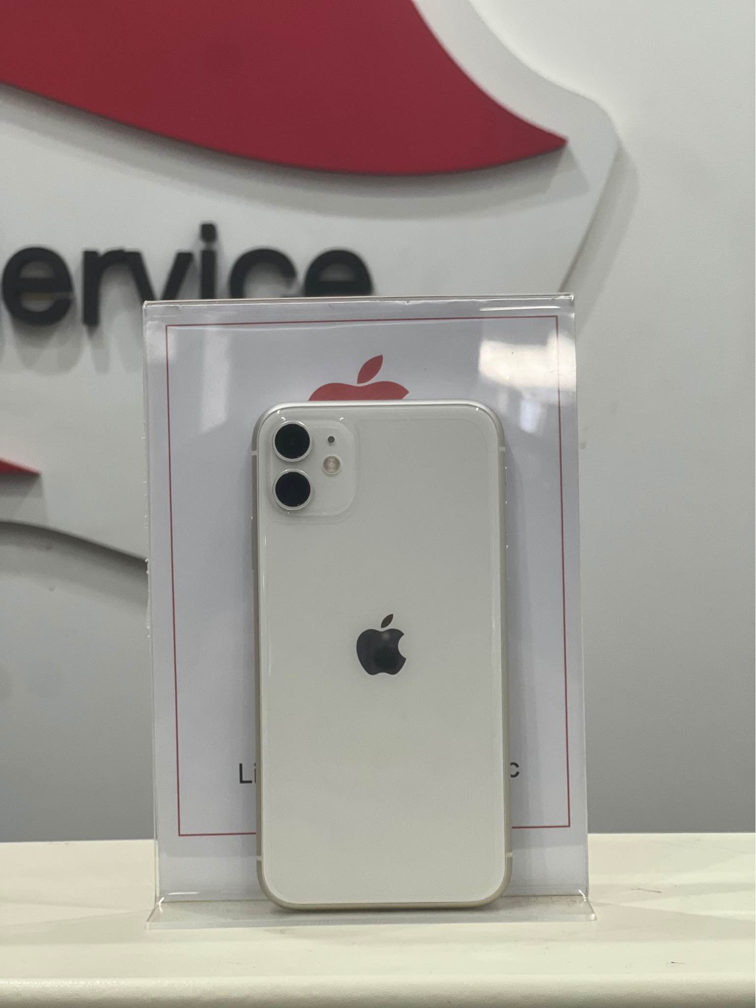 iPhone 11 128 GB สี White สภาพดีไม่มีรอย อุปกรณ์ครบกล่องครับ