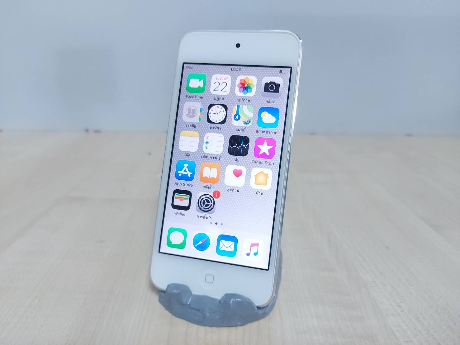 ​ขาย iPod touth 6 ความจุ 32GB หเน้าจอ 4 นิ้ว ประกันร้าน 7 วัน ราคา 1,900 บาท