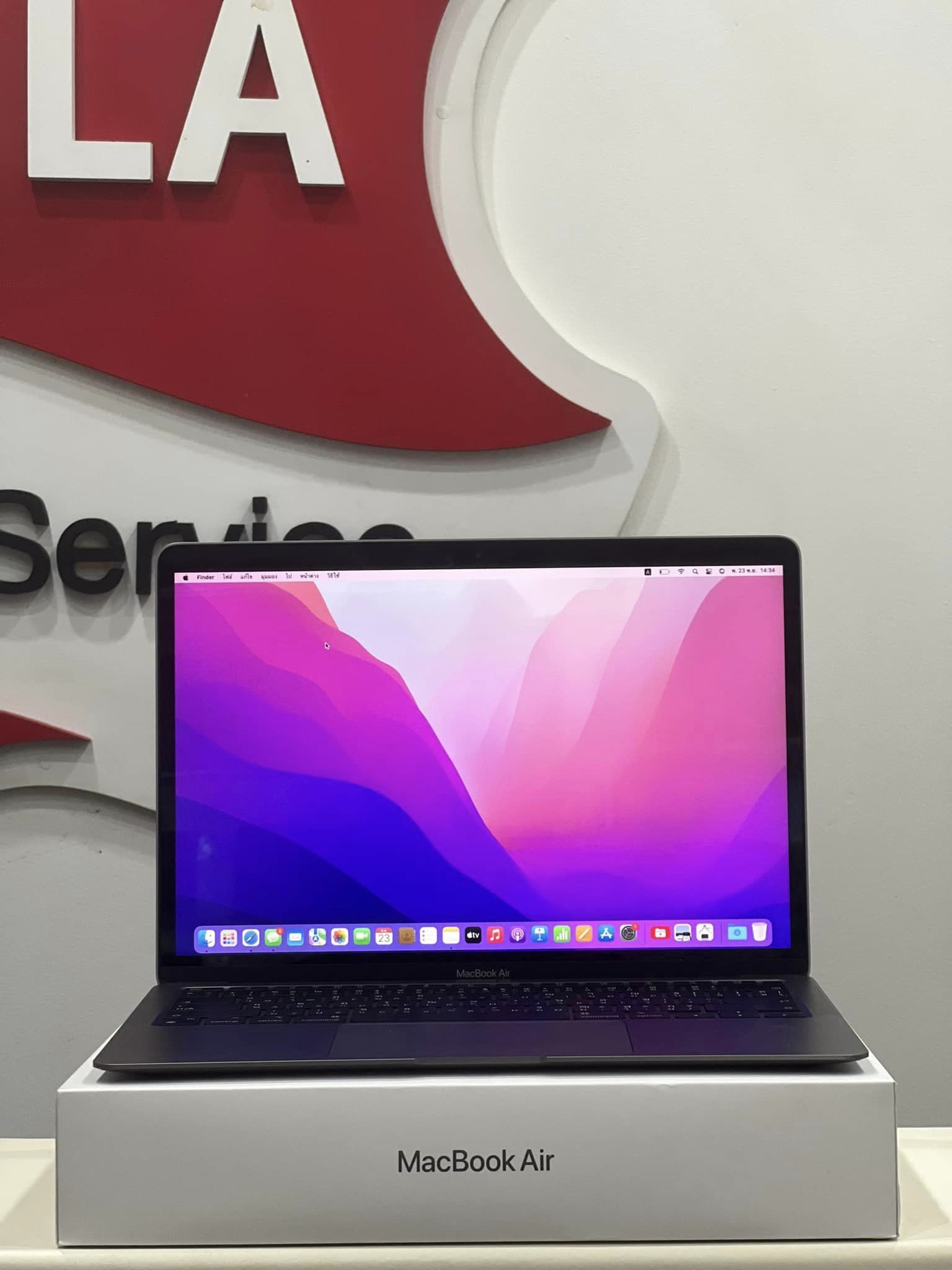 MacBook Air M1 2020  สี Space Gray SSD 256 GB เครื่องใหม่ใช้งานแค่ครั้งเดียว !!! แถมมีประกันศูนย์เหลืออีก คุ้มสุดๆ 