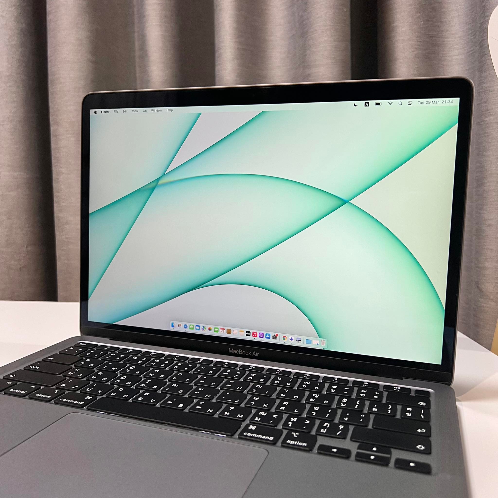 MacBook Air M1 2020 ประกันเหลือ ศูนย์ไทย  16G/256G จัดไปถูกๆ มาก่อนได้ก่อนครับ